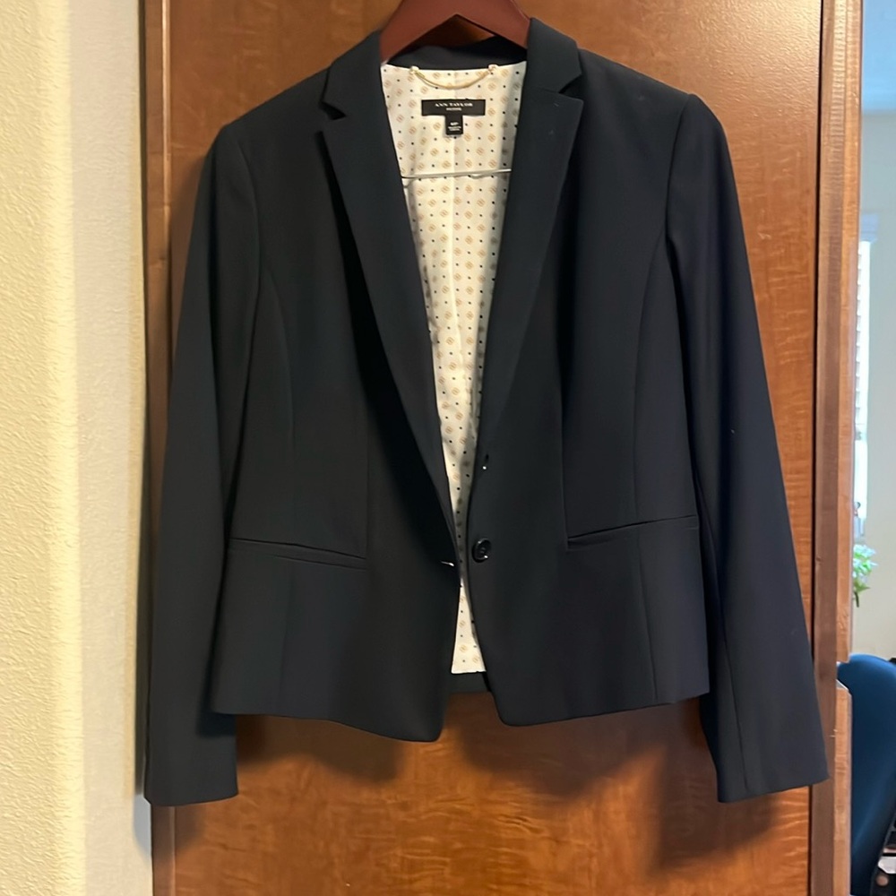 Dark navy, Ann Taylor, suite blazer, size 6p